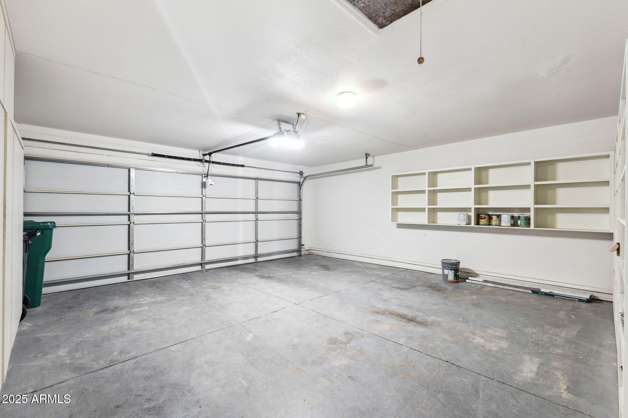 5310 North 24th Place Phoenix, AZ 85016 - Photo 27 of 35 a view of a garage