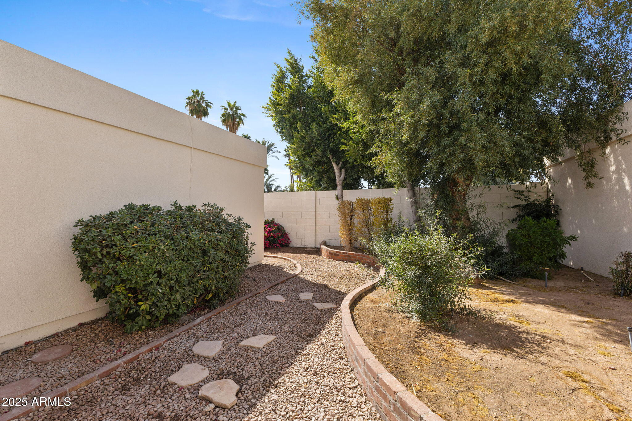 5310 North 24th Place Phoenix, AZ 85016 - Photo 31 of 35 a view of a backyard