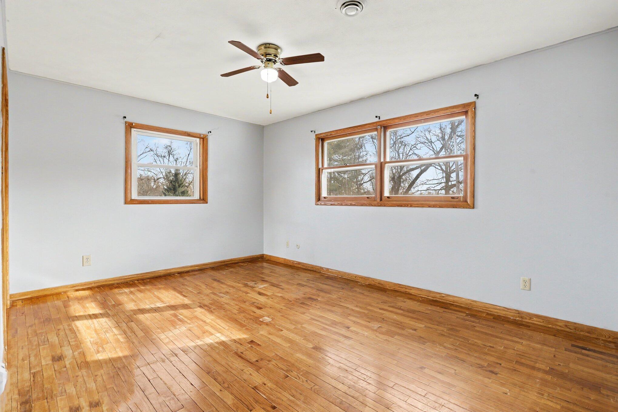 322 North 28th Street Springfield, MI 49037 - Photo 10 of 26 011_file_1951