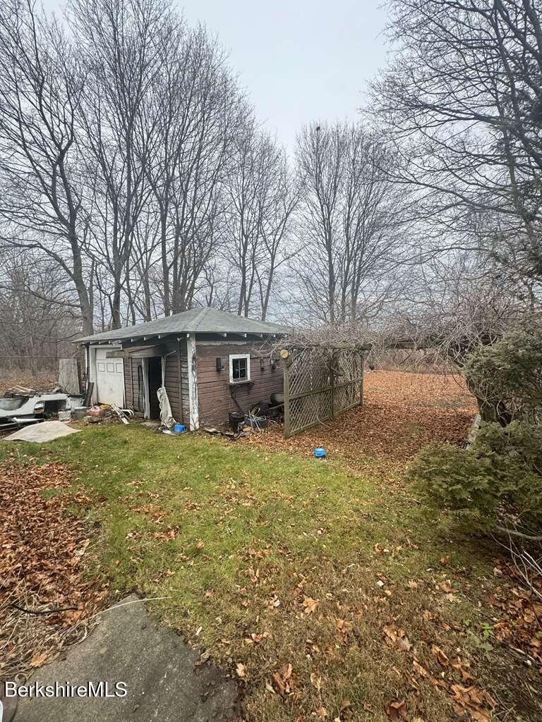 64 King Street Pittsfield, MA 01201 - Photo 5 of 26 Garage, Backyard