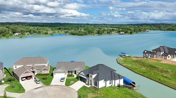 $975,000 | 10693 South Lake Mist Lane, Willis, TX 77318