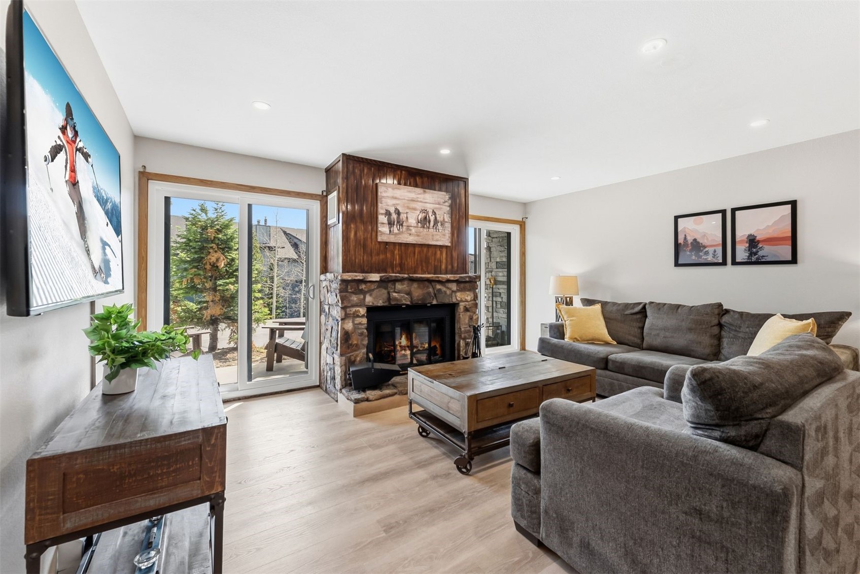 89100 Ryan Gulch Road, Unit 104 Silverthorne, CO 80498 - Photo 12 of 33 Living Room