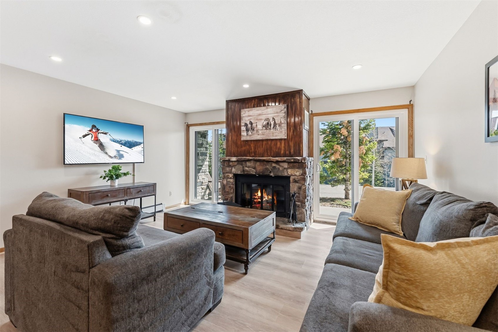 89100 Ryan Gulch Road, Unit 104 Silverthorne, CO 80498 - Photo 2 of 33 Living Room