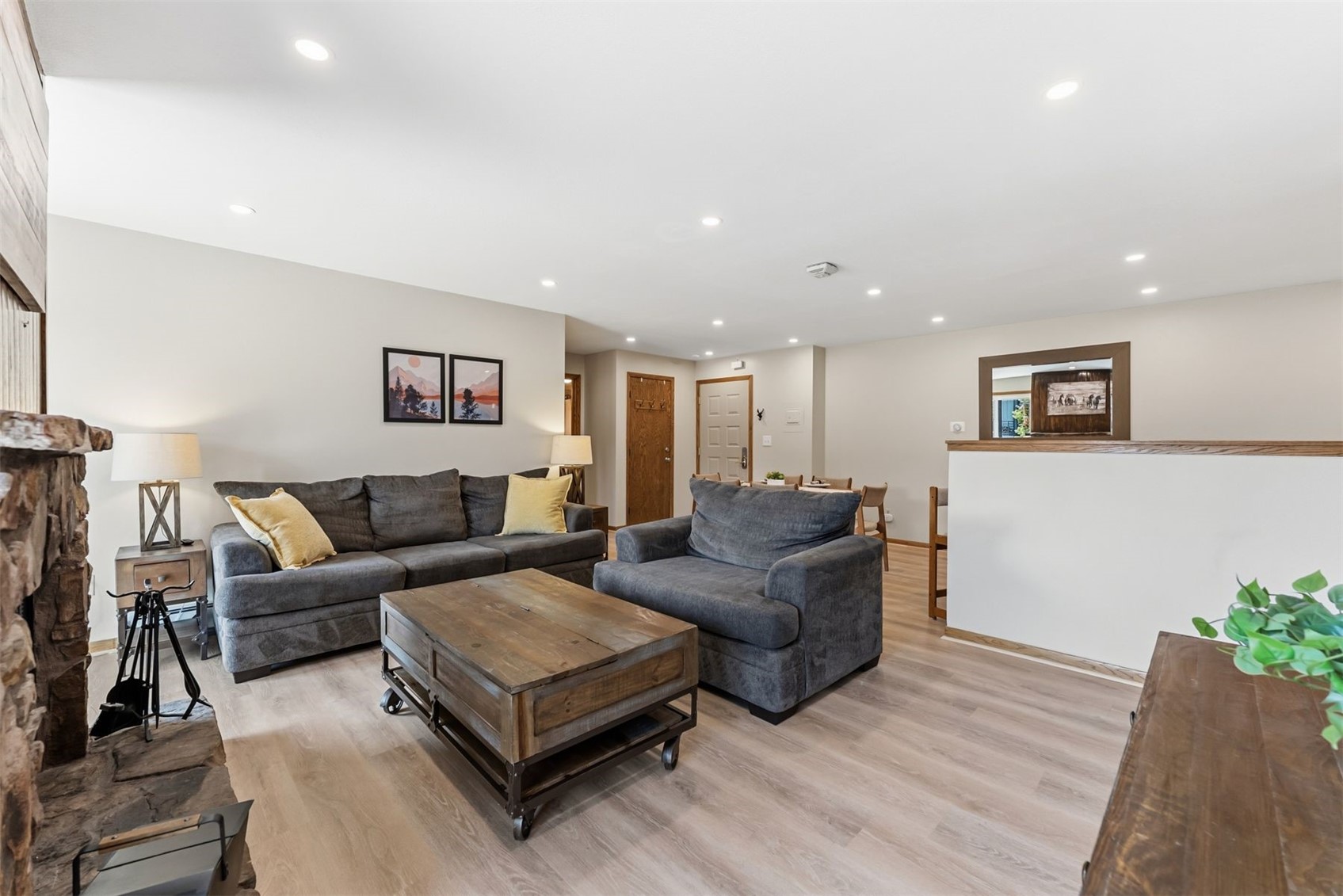 89100 Ryan Gulch Road, Unit 104 Silverthorne, CO 80498 - Photo 23 of 33 Living Room