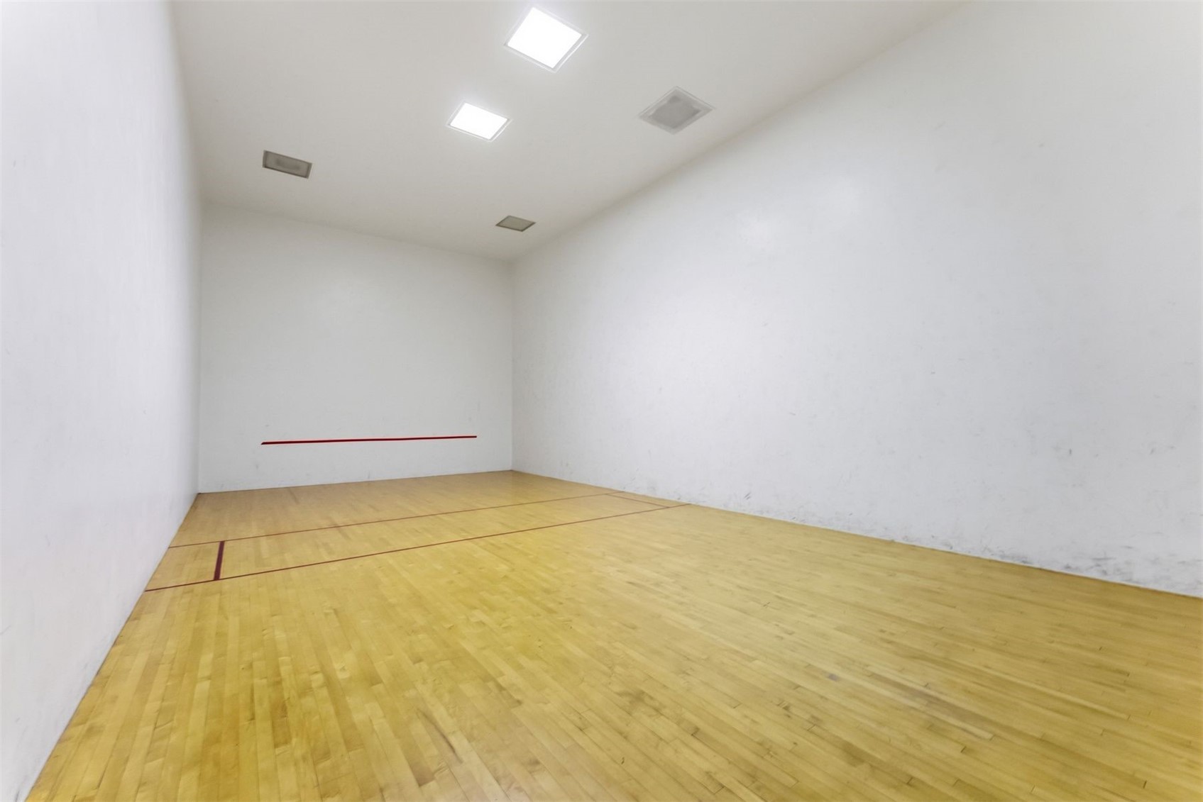 89100 Ryan Gulch Road, Unit 104 Silverthorne, CO 80498 - Photo 25 of 33 Racquetball Court