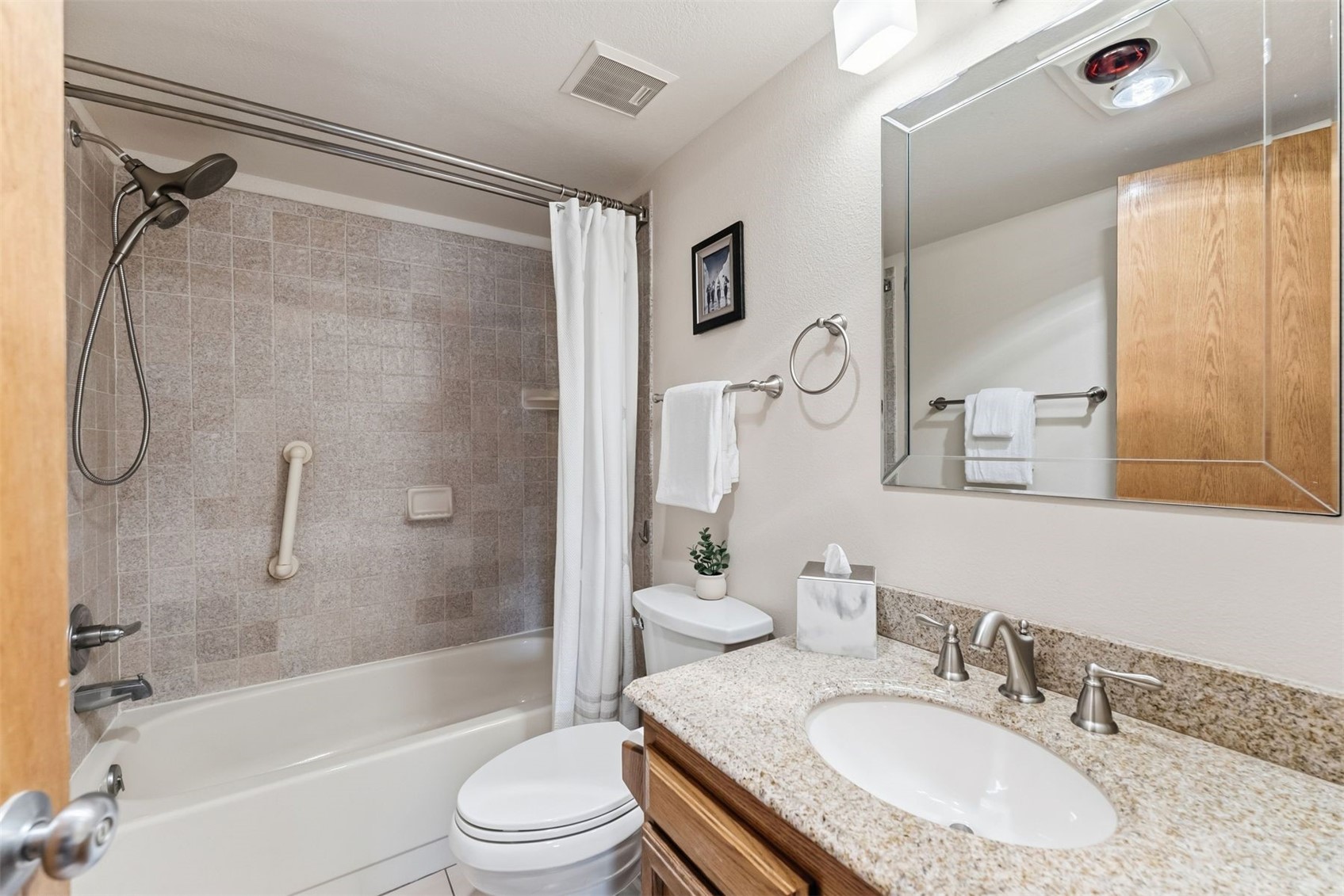 89100 Ryan Gulch Road, Unit 104 Silverthorne, CO 80498 - Photo 4 of 33 Main Bath