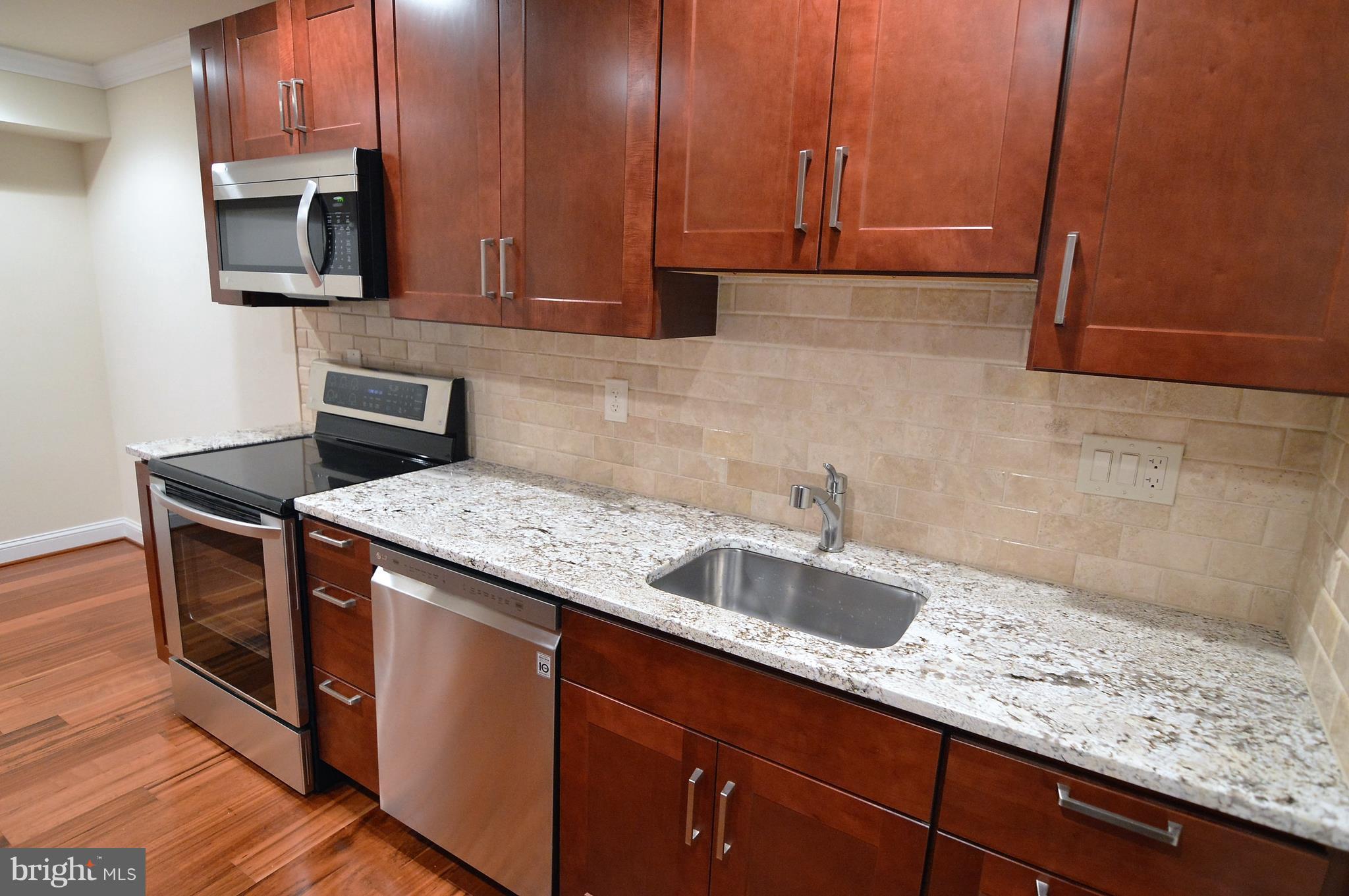 1035 Windrush Lane, Unit 9 Sandy Spring, MD 20860 - Photo 10 of 26 Kitchen with full extension drawers