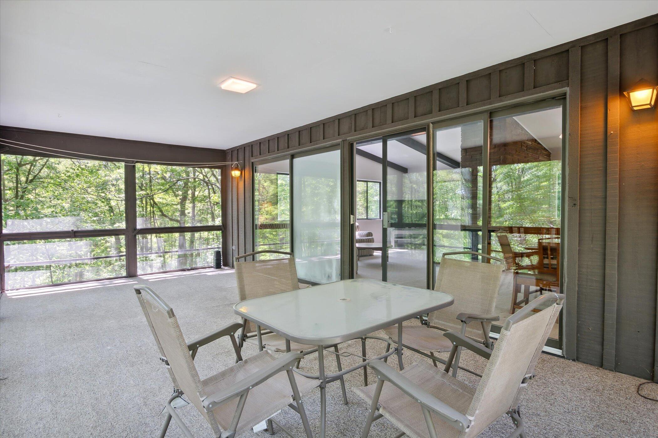 3040 East Schafer Road Howell, MI 48843 - Photo 18 of 41 18-3040-E-Schafer-Rd-WindowStill-27