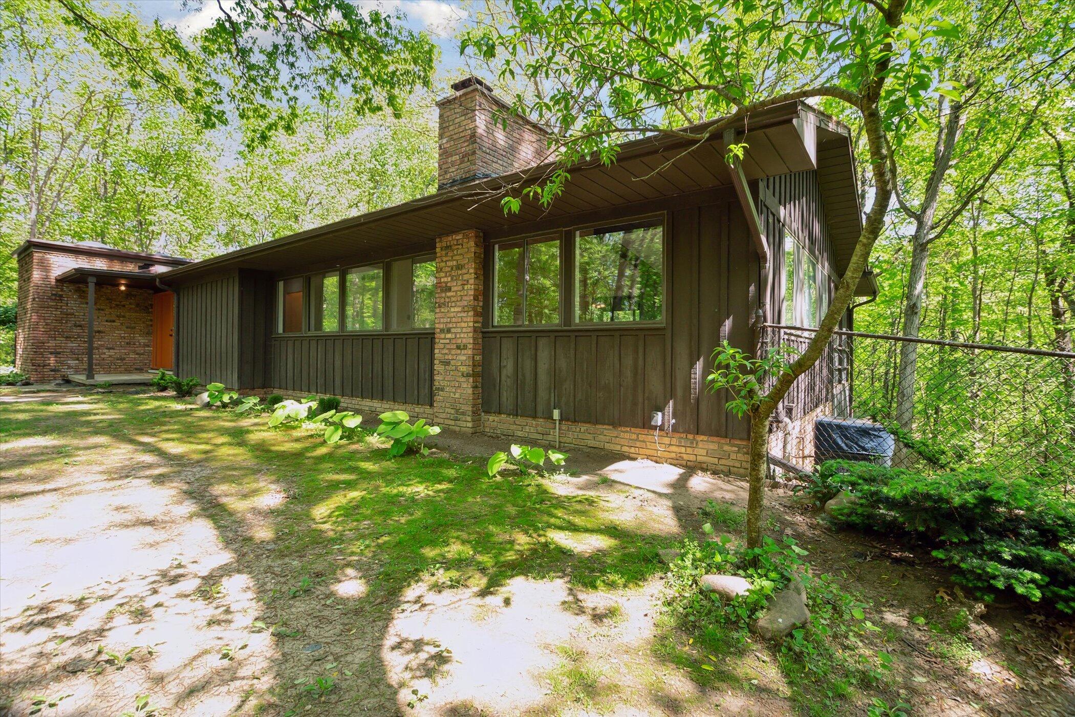 3040 East Schafer Road Howell, MI 48843 - Photo 2 of 41 04-3040-E-Schafer-Rd-WindowStill-49