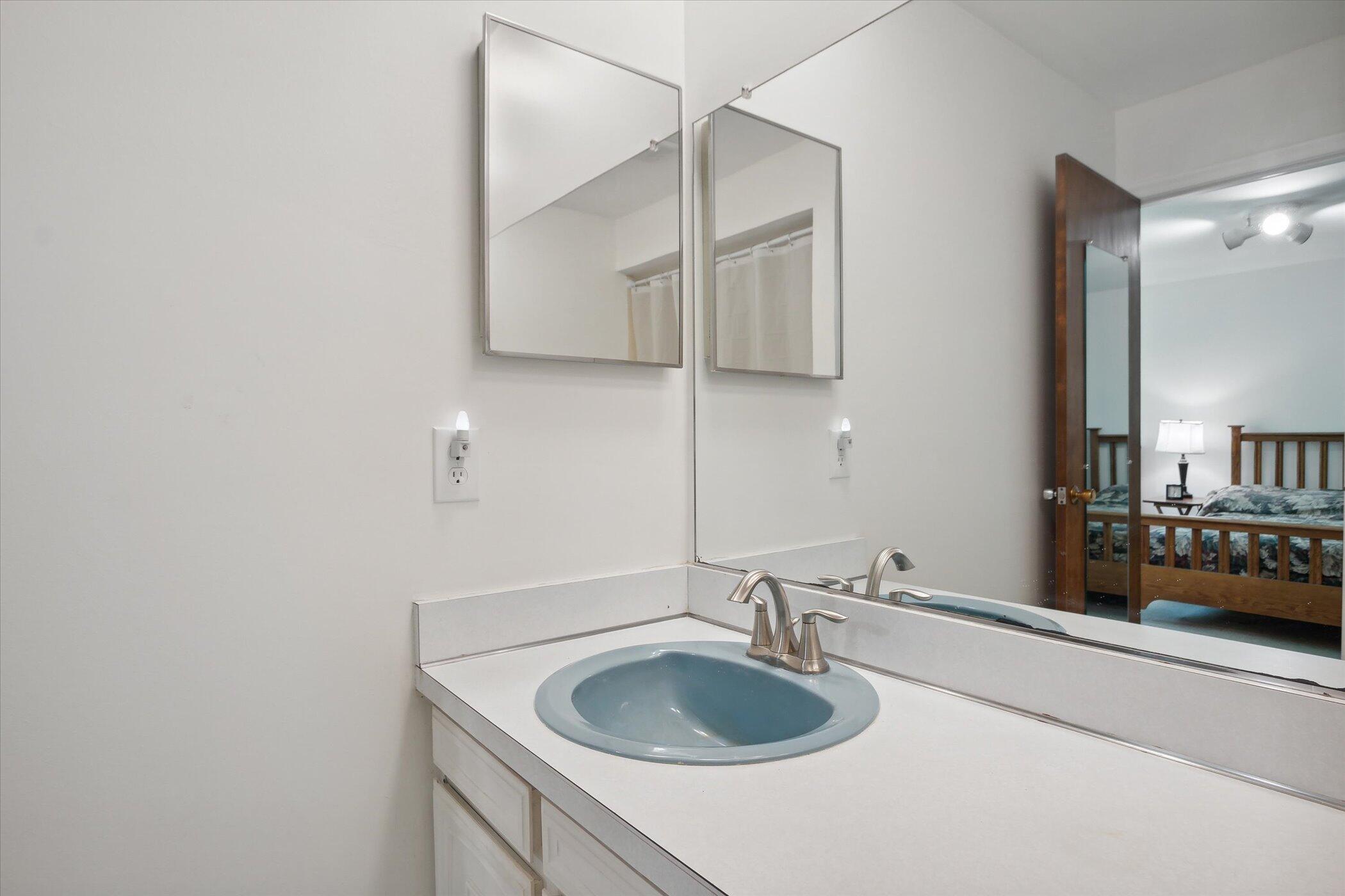 3040 East Schafer Road Howell, MI 48843 - Photo 24 of 41 36-3040-E-Schafer-Rd-WindowStill-06