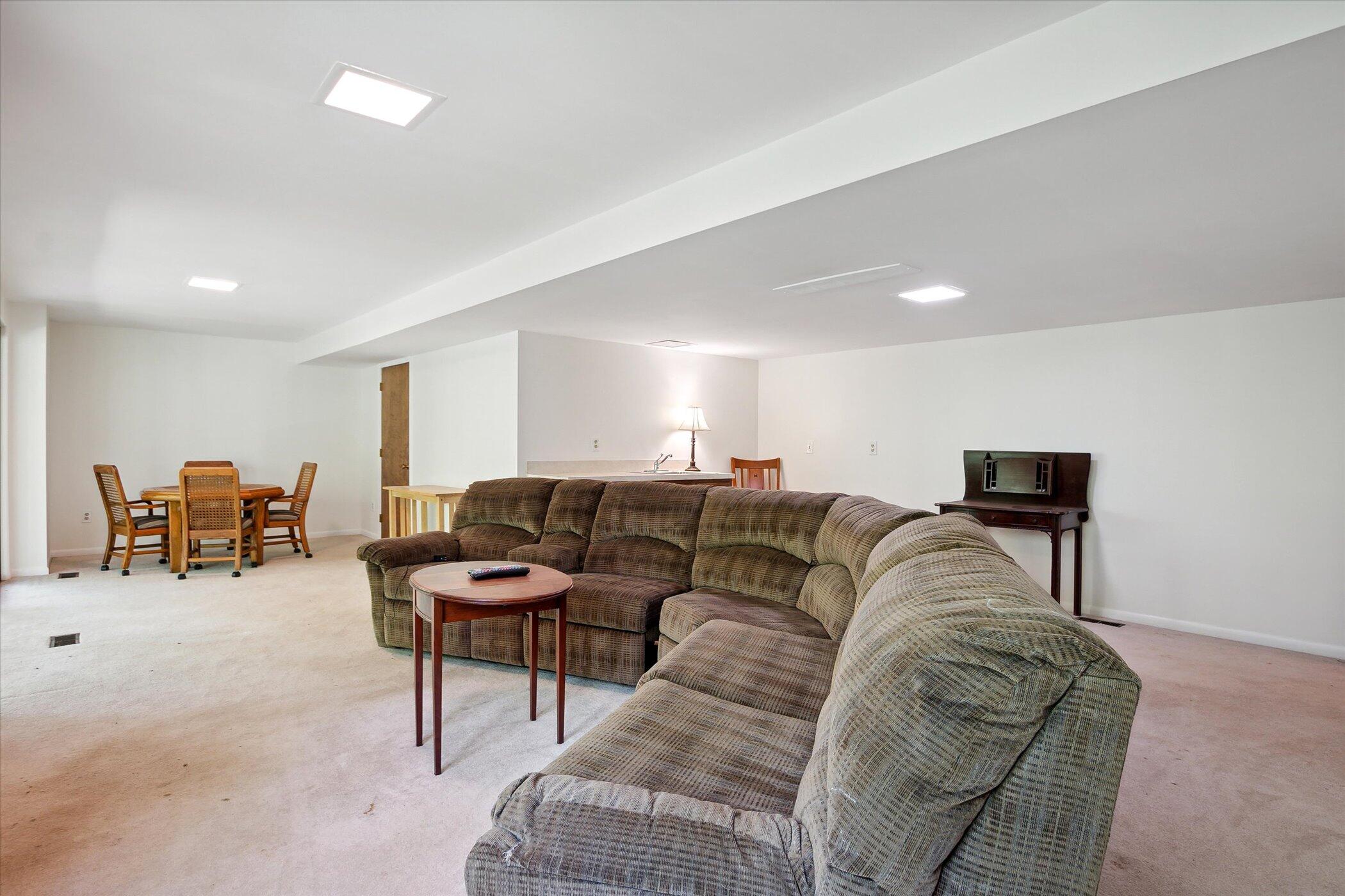 3040 East Schafer Road Howell, MI 48843 - Photo 29 of 41 44-3040-E-Schafer-Rd-WindowStill-39
