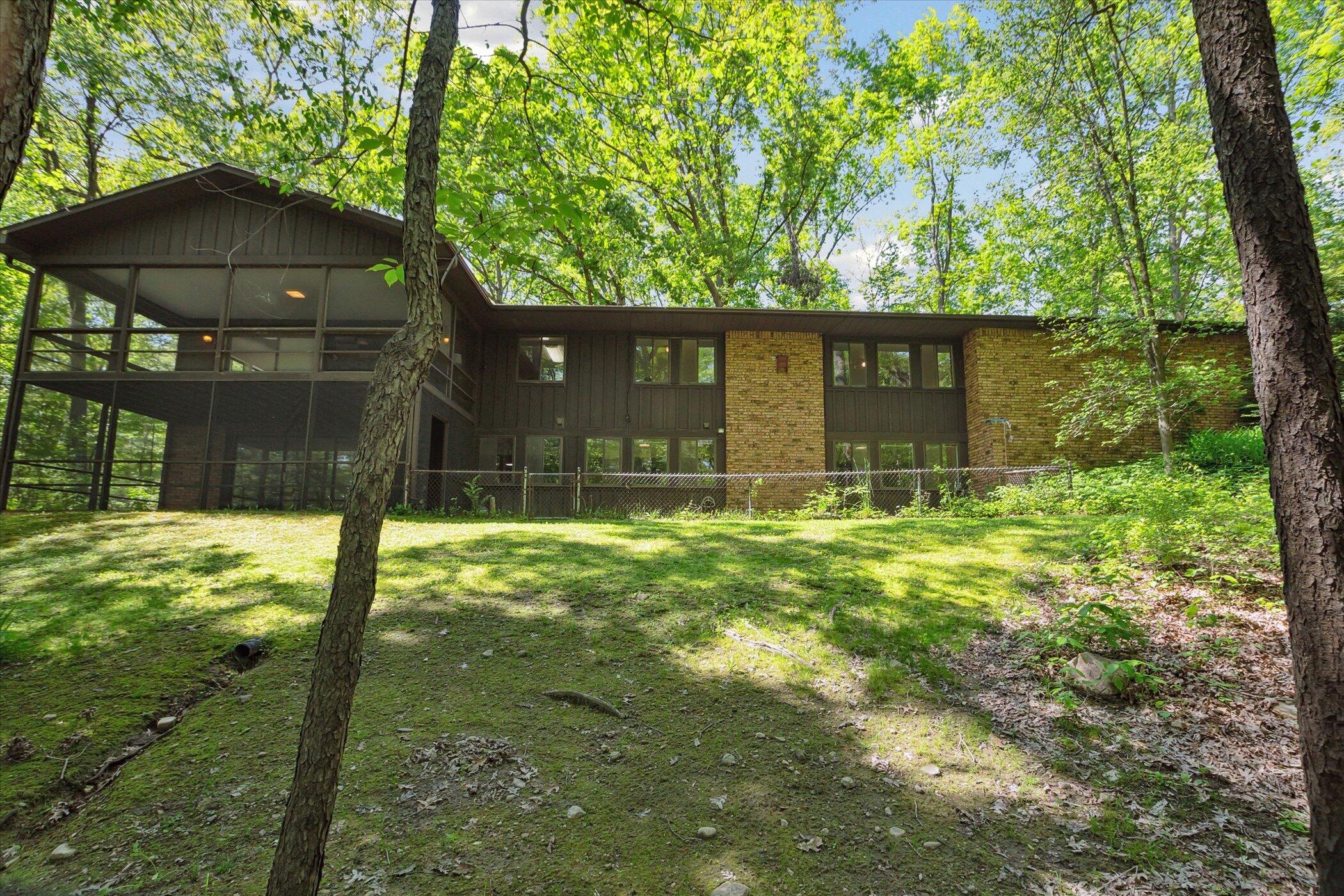 3040 East Schafer Road Howell, MI 48843 - Photo 33 of 41 53-3040-E-Schafer-Rd-WindowStill-51