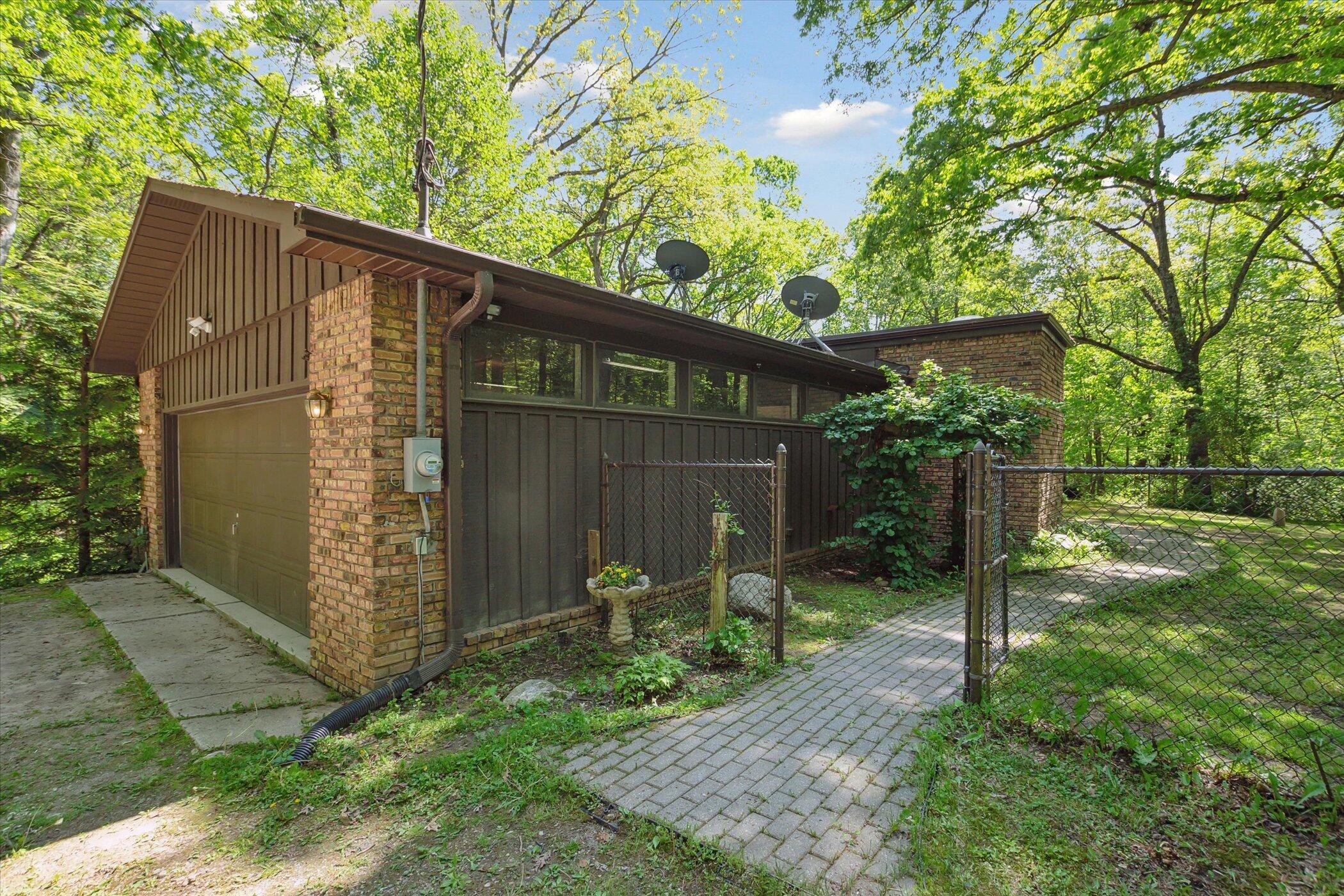 3040 East Schafer Road Howell, MI 48843 - Photo 5 of 41 03-3040-E-Schafer-Rd-WindowStill-48