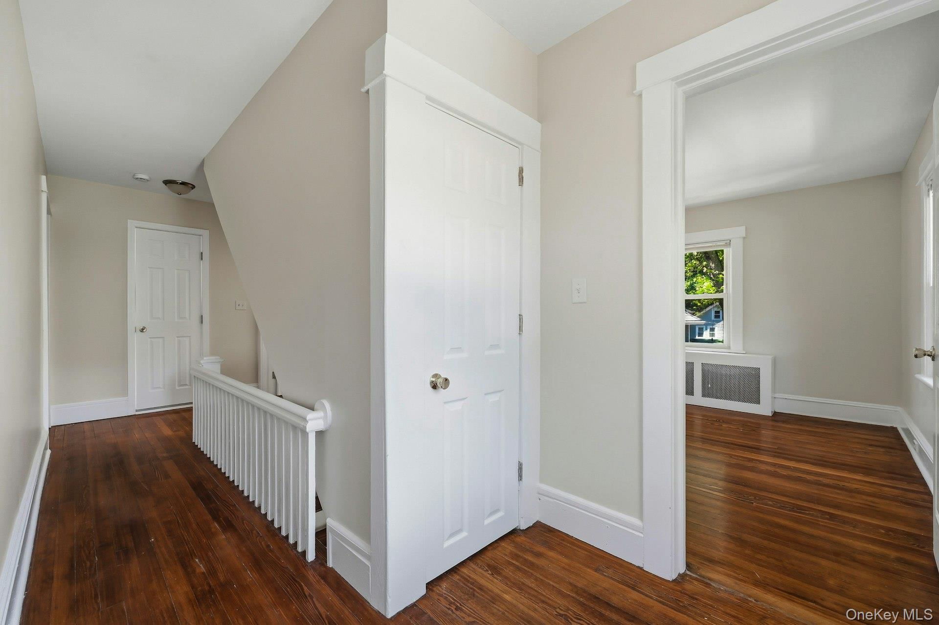 12 Chester Street Locust Valley, NY 11560 - Photo 9 of 31 Second floor hallway