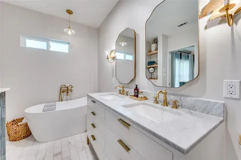 $885,000 | 5706 Kenwood Avenue, Dallas, TX 75206