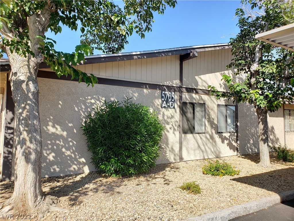 5705 Smoke Ranch Road, Unit C Las Vegas, NV 89108 - Photo 3 of 15