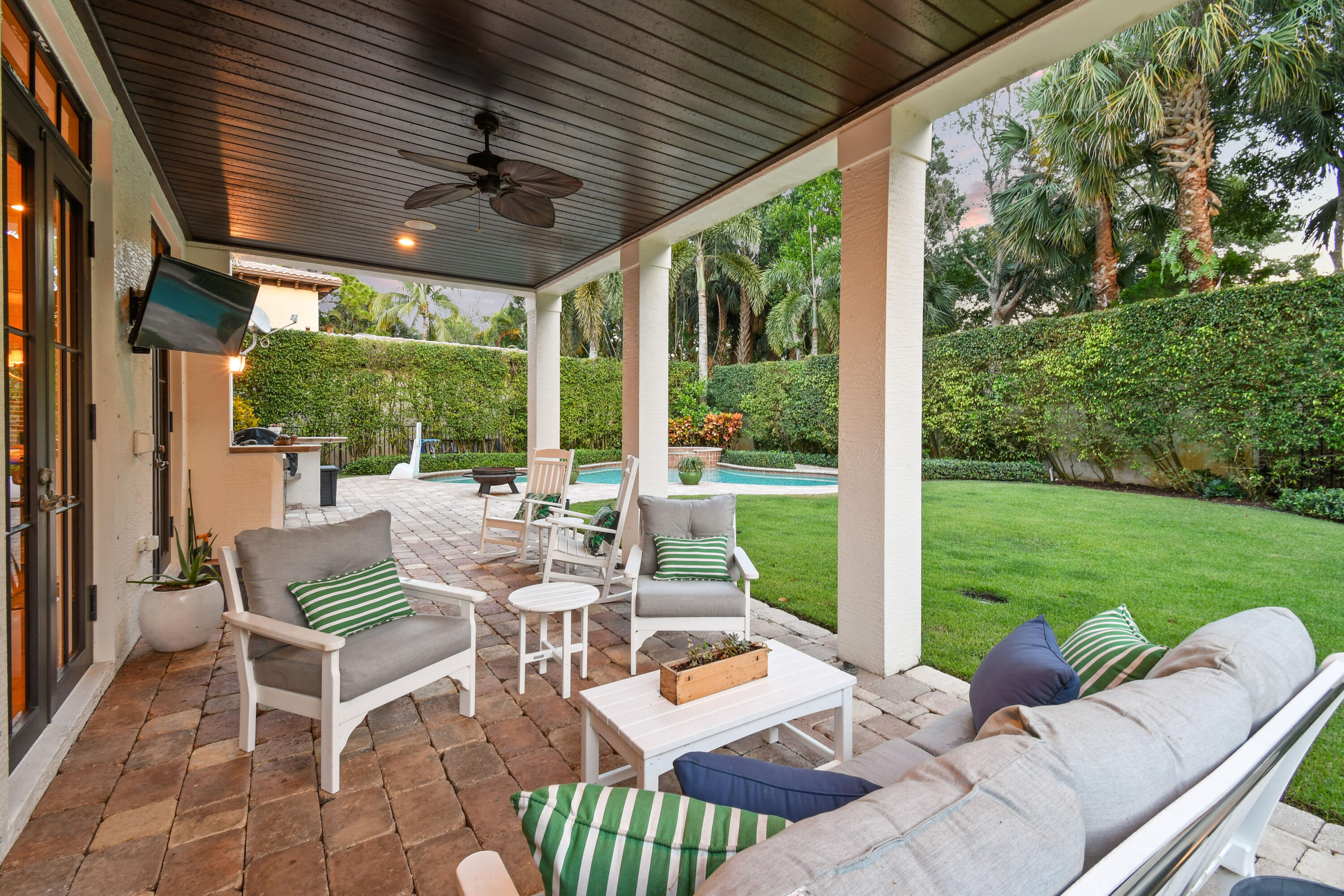 140 Segovia Way Jupiter, FL 33458 - Photo 55 of 62 140SegoviaWayTwilights(4)