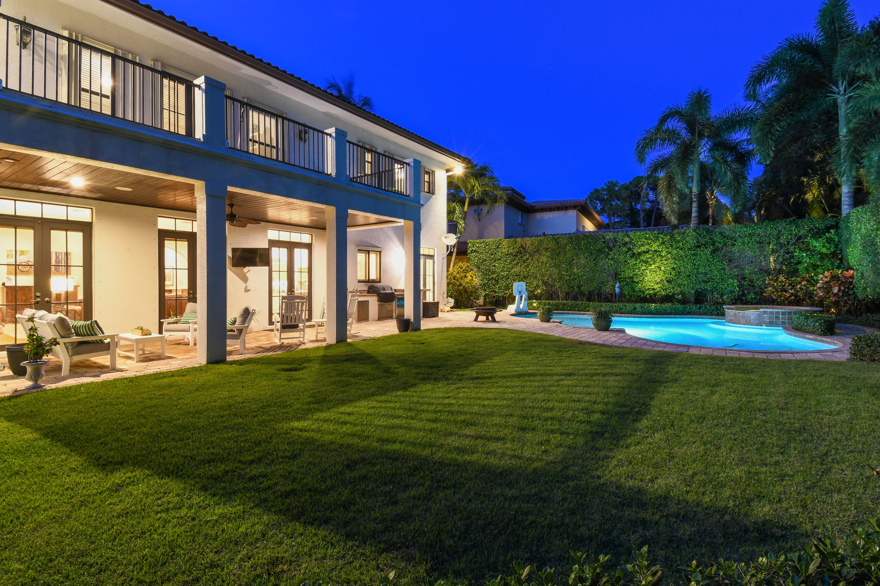 140 Segovia Way Jupiter, FL 33458 - Photo 60 of 62 140SegoviaWayTwilights(30)