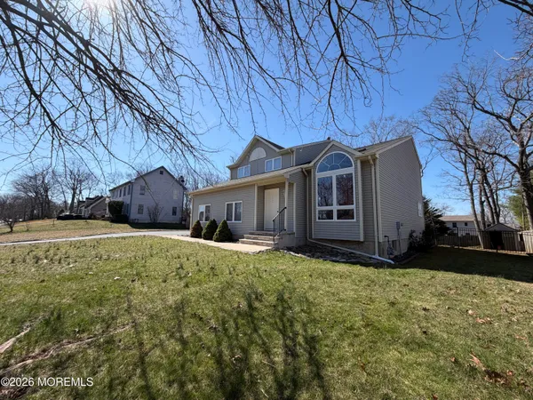 $825,000 | 759 Tall Oaks Drive, Brick, NJ 08724