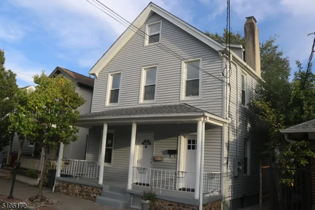 $3,500 | 310 Essex Street, Unit 1, Millburn, NJ 07041
