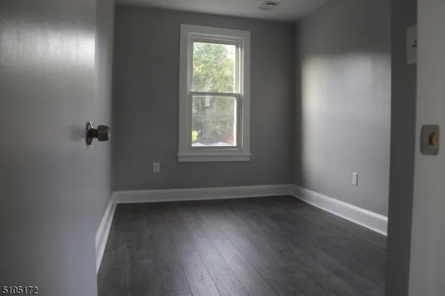 $3,500 | 310 Essex Street, Unit 1, Millburn, NJ 07041