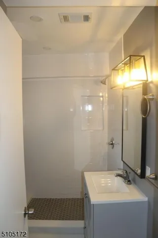 $3,500 | 310 Essex Street, Unit 1, Millburn, NJ 07041