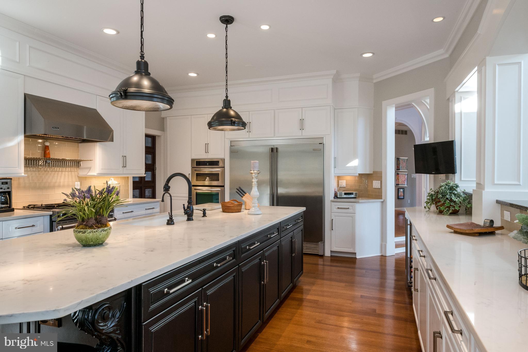 49 Poplar Point Road Edgewater, MD 21037 - Photo 5 of 30 LOADED w/ the best for the serious chef