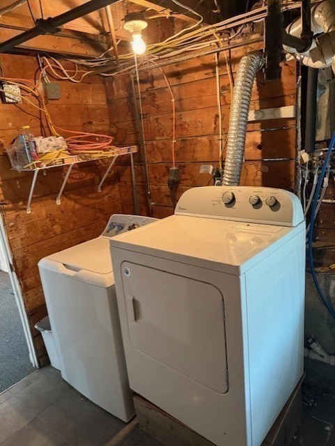 40 Brookline Avenue Hull, MA 02045 - Photo 20 of 24 a utility room with dryer and washer