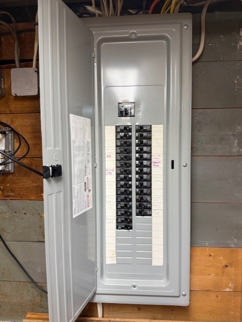 40 Brookline Avenue Hull, MA 02045 - Photo 24 of 24 a view of a bathroom with a shower