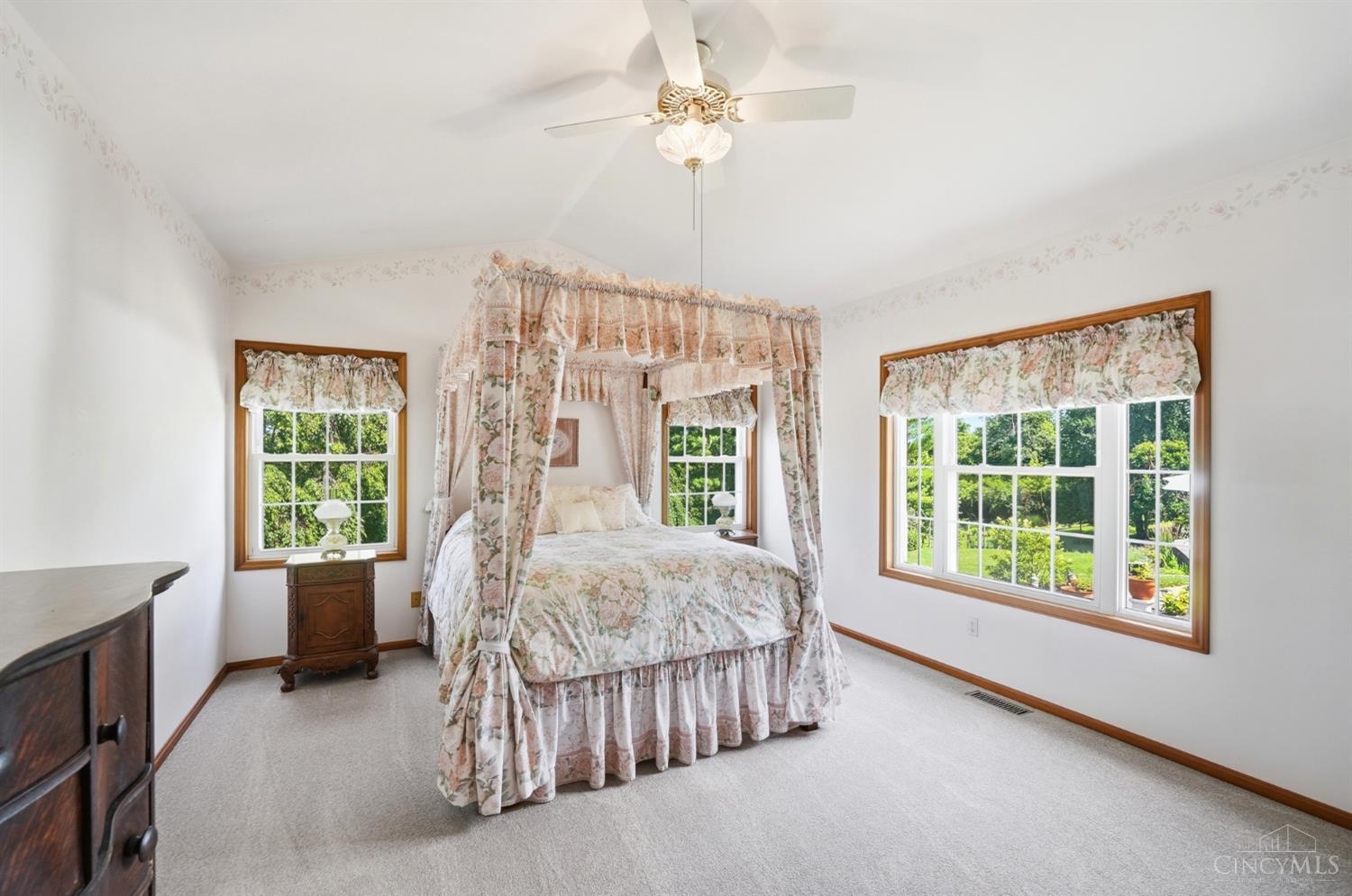 6596 Springdale Road Cincinnati, OH 45247 - Photo 17 of 81