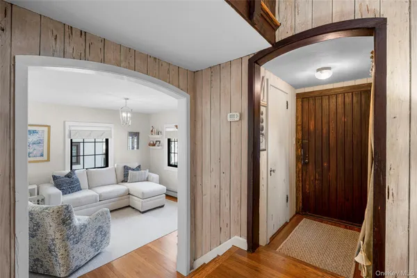 $1,049,000 | 206 Knollwood Avenue, Mamaroneck, NY 10543