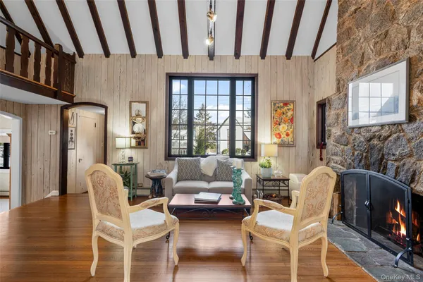 $1,049,000 | 206 Knollwood Avenue, Mamaroneck, NY 10543