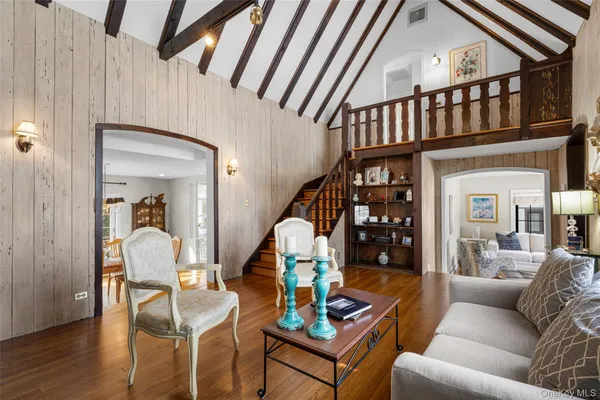 $1,049,000 | 206 Knollwood Avenue, Mamaroneck, NY 10543