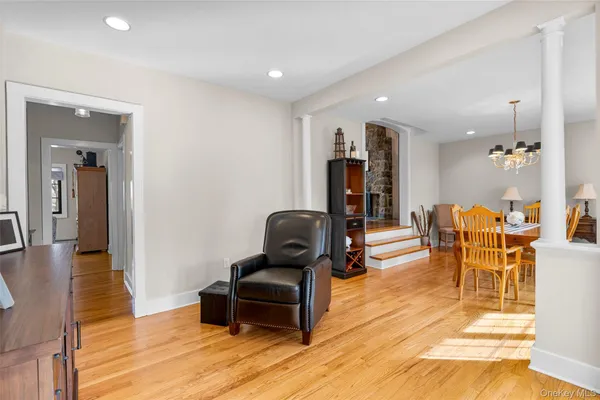 $1,049,000 | 206 Knollwood Avenue, Mamaroneck, NY 10543