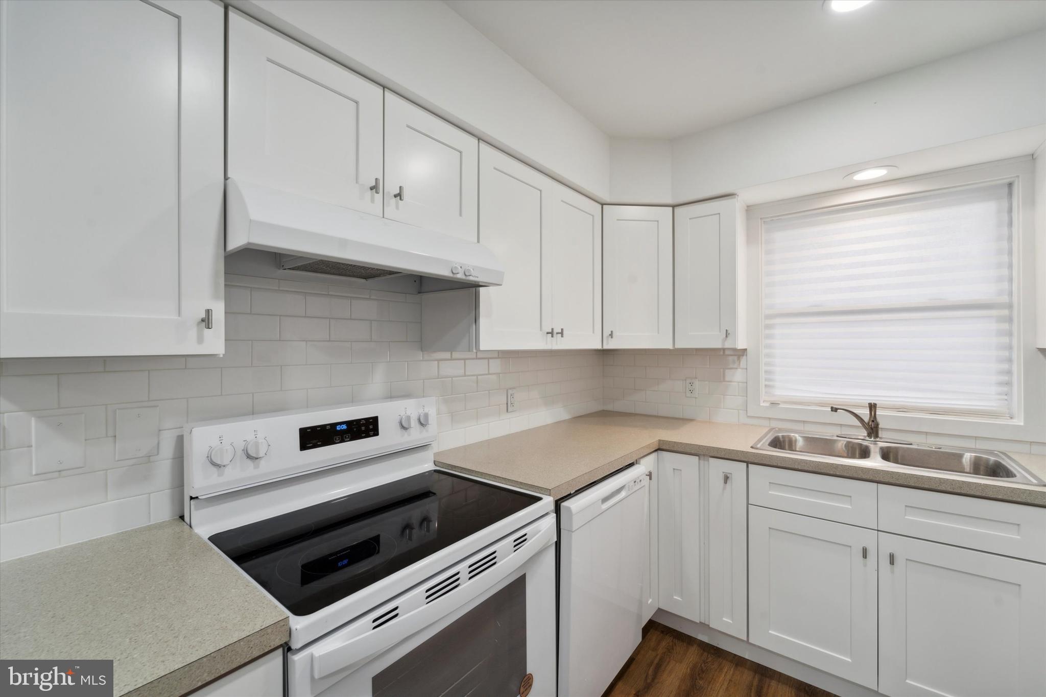 43 Geranium Road Levittown, PA 19057 - Photo 13 of 35