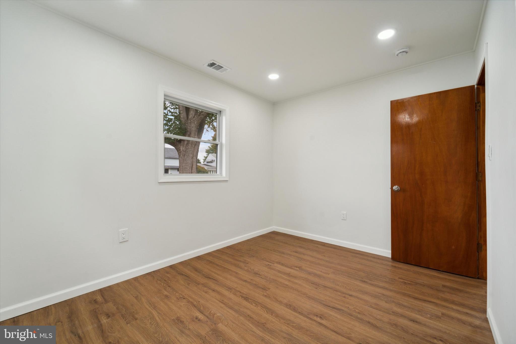 43 Geranium Road Levittown, PA 19057 - Photo 18 of 35