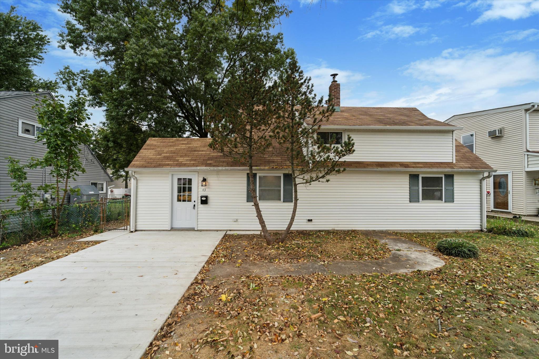 43 Geranium Road Levittown, PA 19057 - Photo 2 of 35