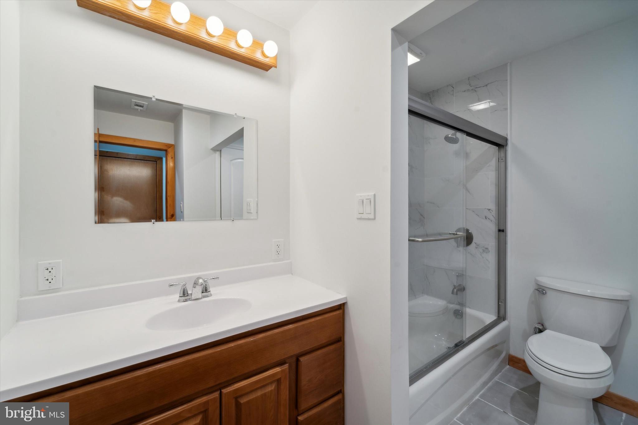 43 Geranium Road Levittown, PA 19057 - Photo 21 of 35