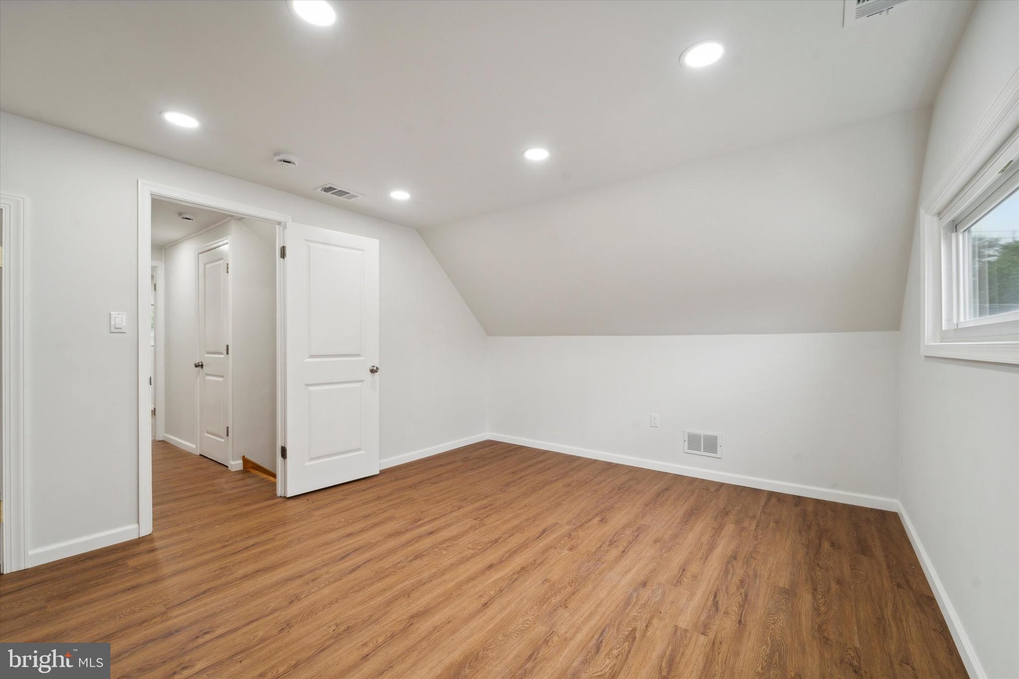 43 Geranium Road Levittown, PA 19057 - Photo 28 of 35