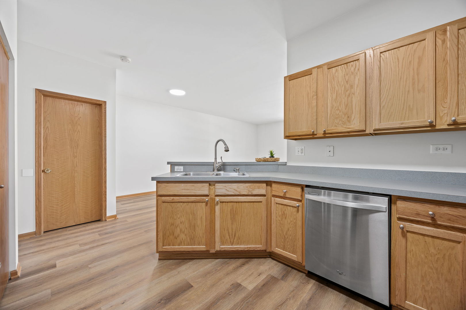 262 Springbrook Trail South Oswego, IL 60543 - Photo 8 of 25