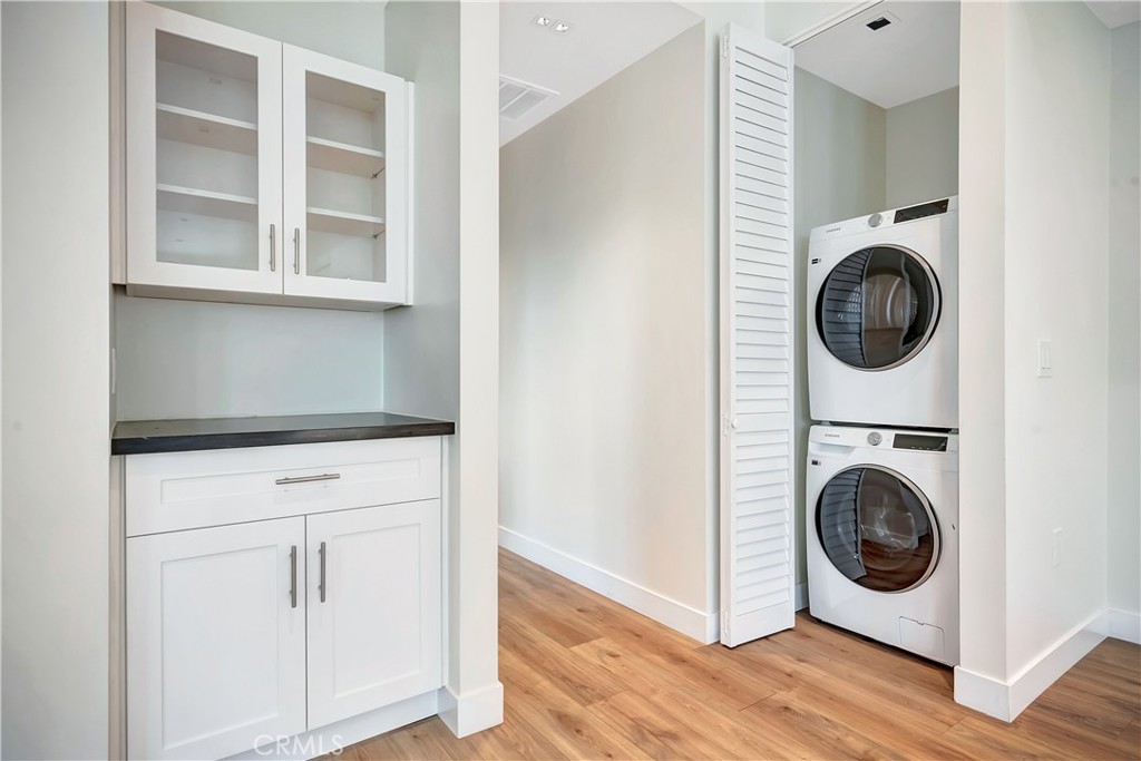 6721 Rhea Reseda, CA 91335 - Photo 11 of 22 a utility room with dryer and washer