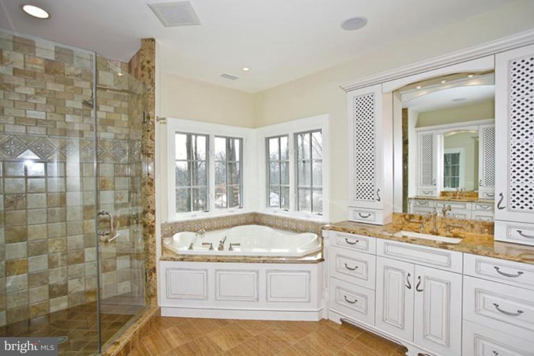 9007 Burdette Road Bethesda, MD 20817 - Photo 7 of 9 Master Bath