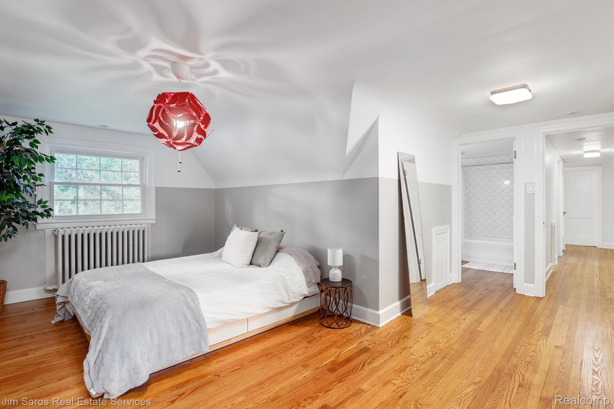 25 Roslyn Road Grosse Pointe, MI 48236 - Photo 21 of 34 Third Floor bedroom