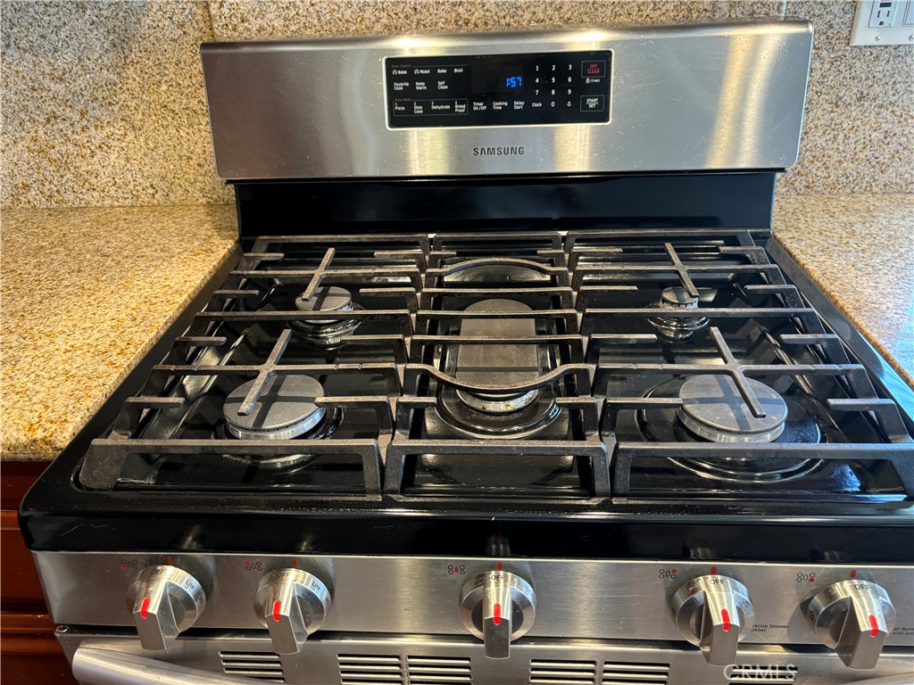 13001 August Circle Riverside, CA 92503 - Photo 14 of 37 a close view of stove top oven