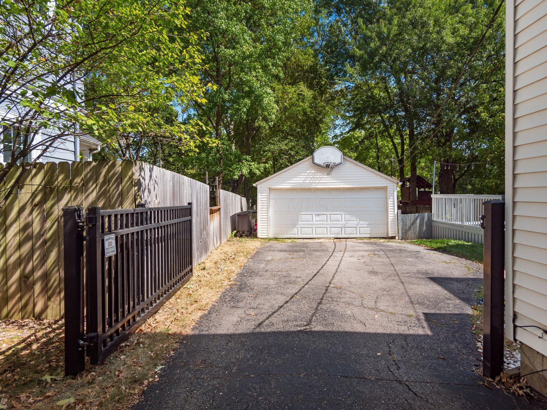 206 North Stanwood Road Bexley, OH 43209 - Photo 50 of 60 Gated Drive & 2 Car Garage