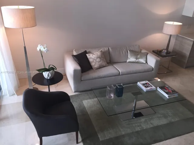 $3,850 | 1300 Brickell Bay Drive, Unit 1107, Miami, FL 33131