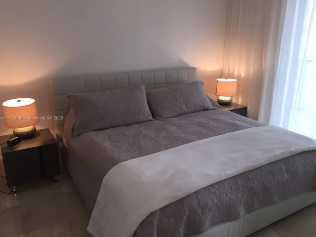 $3,850 | 1300 Brickell Bay Drive, Unit 1107, Miami, FL 33131