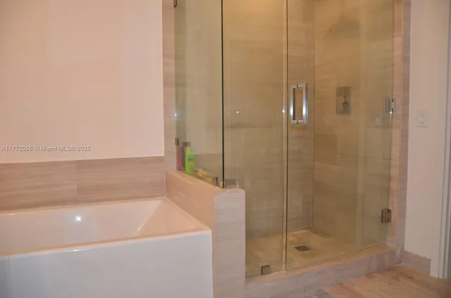 $3,850 | 1300 Brickell Bay Drive, Unit 1107, Miami, FL 33131