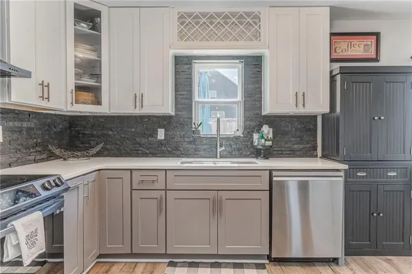 $321,900 | 803 Riverside Drive, Calhoun, GA 30701