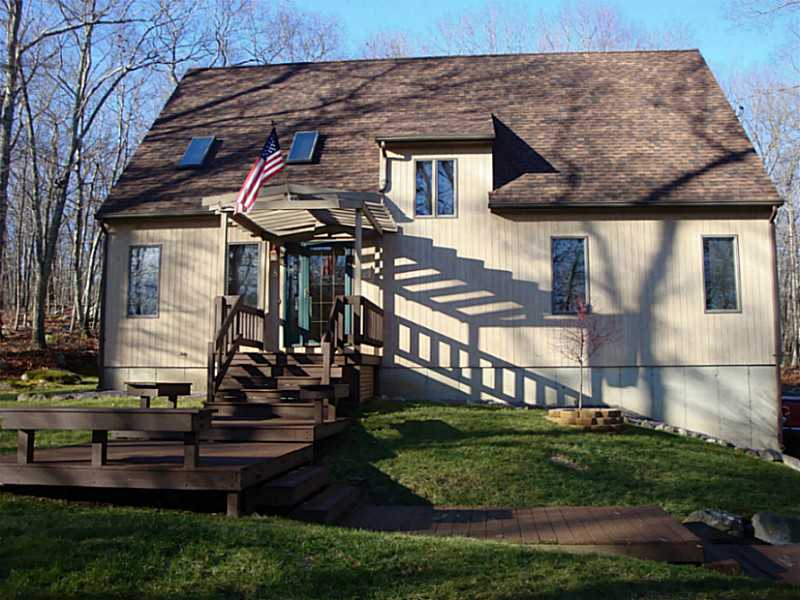 8 Red Coach Road Coventry, RI 02816 - Photo 1 of 24 Exterior Front.